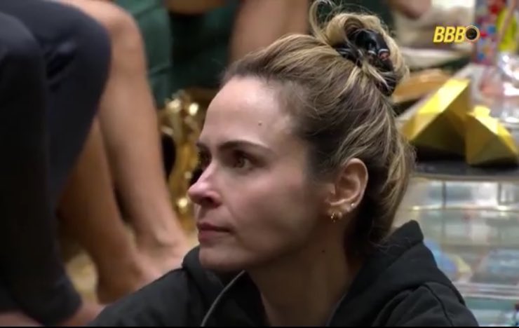 poponze's tweet image. Milena: "Você acha que se eu beijar uma mulher, eu vou gostar de mulher?" 

Ana Paula: “Uai, pode ser opção”

Milena: “Mas eu não quero gostar de mulher” #BBB26