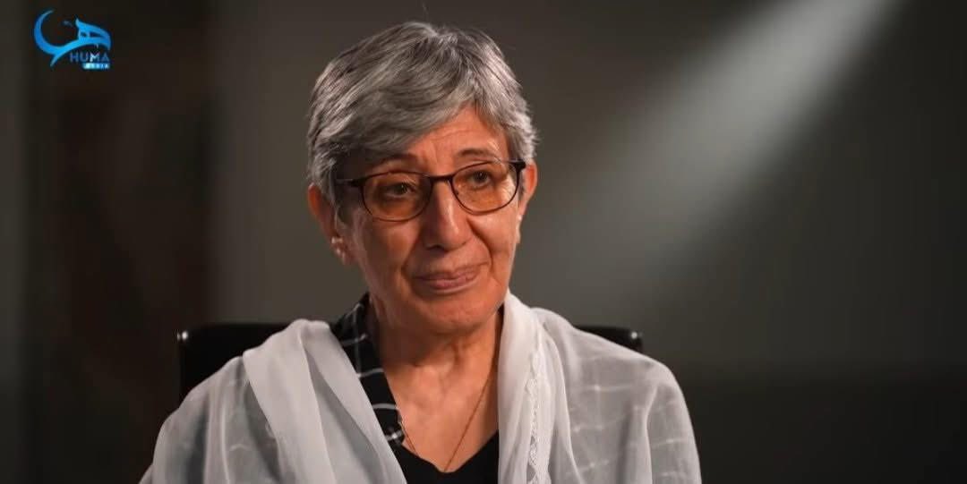 داکتر سیما سمر در بخش ریاست حقوق بشر کارنامه دارد و این کارنامه باید محترم شمرده شود!

هر کسی می‌تواند نظر٫ انتقاد و دیدگاه خودش را داشته باشد، اما شما که در برابر این همه مشکل هیچ کاری نکرده‌اید و نه میکنید لطفاً در این مورید هم حرف نزنید؛ چون این حرف‌ها جز تفرقه، هیچ دستاوردی