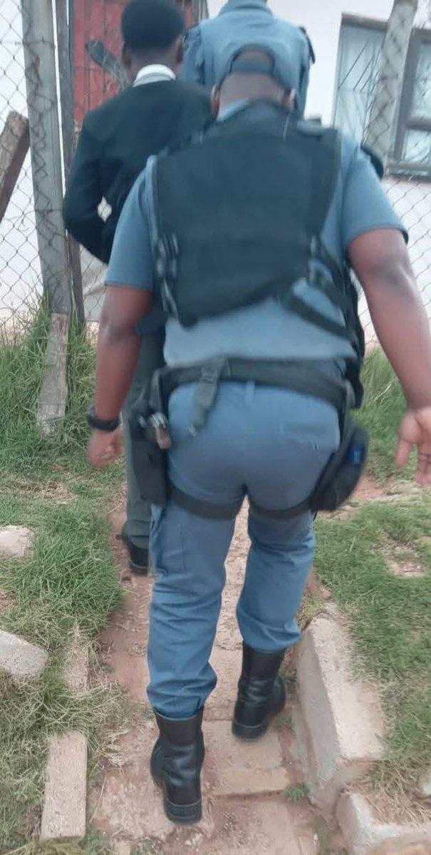 GalaxyTwoTwenty's tweet image. The boy who was being bullied at school reported the incidents to his teachers, but the bullying continued. He then decided to visit the nearest police station to file a case against his bullies and documented everything. His goal was not only to ensure transparency but also to…