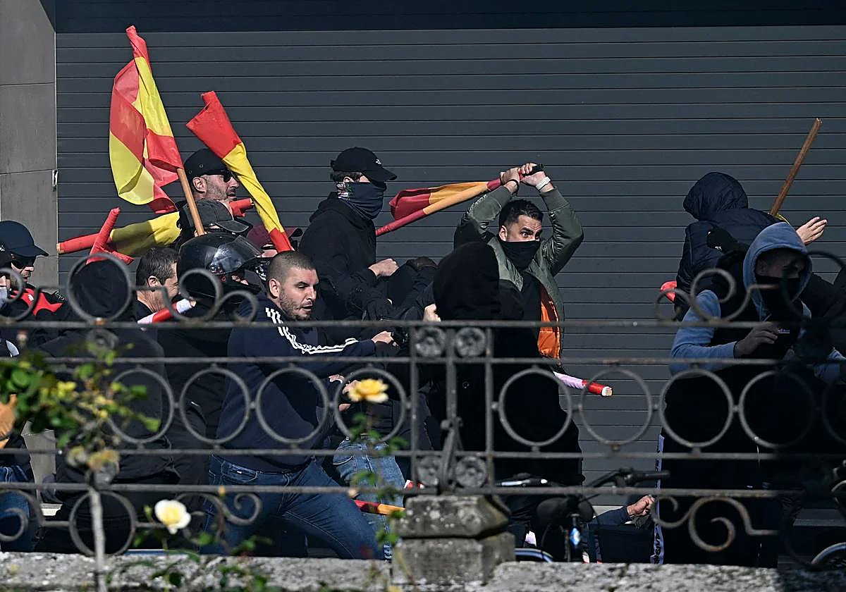 Dice el consejero que algunos colectivos extremistas, comunistas y antisistema «justifican el uso de la violencia». Hoy escribo para <a href="/naiz_info/">naiz:</a>.
naiz.eus/es/iritzia/art…