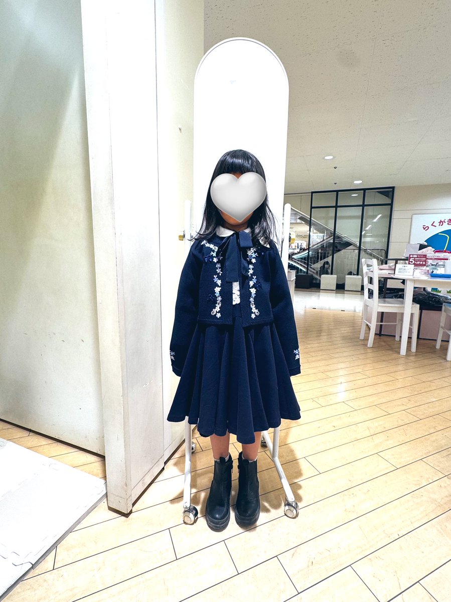 kate spadeのスカートのシルエットに一目惚れしてメゾピのカーディガン