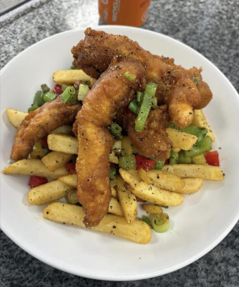 AtAvro's tweet image. 80th last night was popping, some big tippers, the staff was class👏 we have #free #venue #hire offers on at the moment, you could even get to try our salt &amp;amp; pepper battered chicken with chips. Don’t forget our comedy event is on the horizon 😬 get your tickets now 🤝
