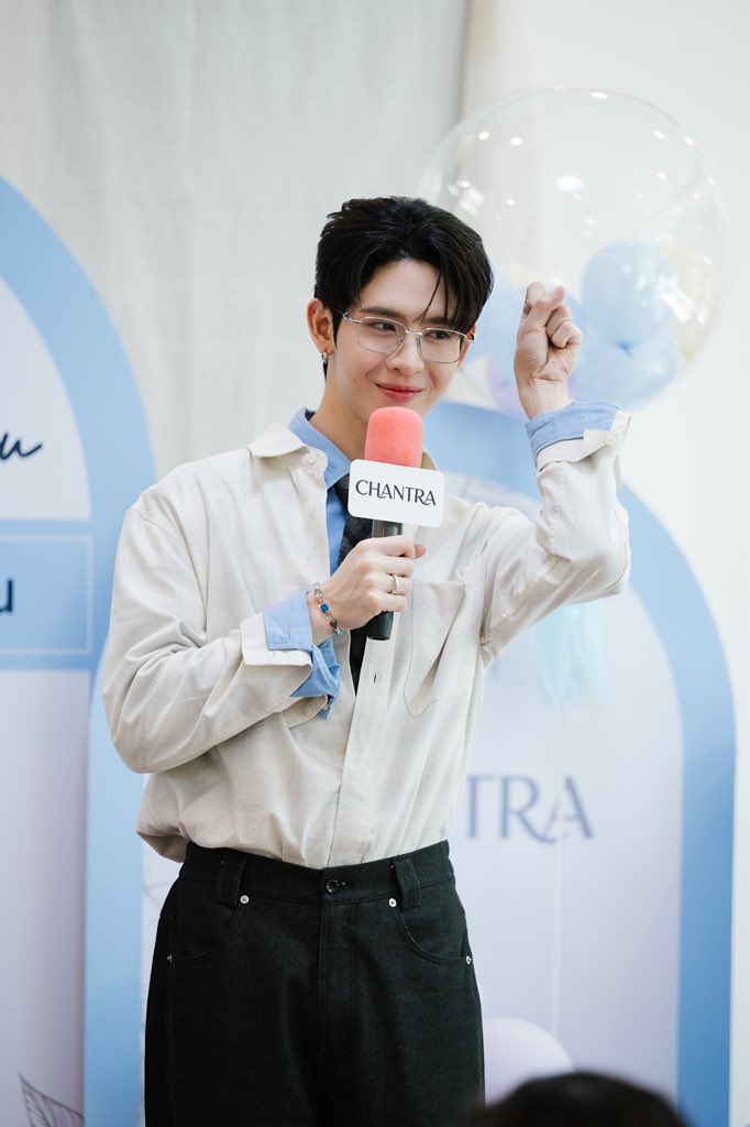 Chantra_TH's tweet photo. ✨ Thank you so much to everyone who joined “CHANTRA Moment with You X JamesSu.”
This was our very first gathering of the new year, and the love and energy you brought made the day truly unforgettable 💖

A special thank‑you to JamesSu for sharing such precious moments with us. From the laughter and smiles to the DIY flower crafts we created together 🌸, every detail has become a memory to treasure. We hope that whenever you look back on this day, you’ll feel the same joy and warmth all over again.

Your support fills our hearts with happiness 🥰
We can’t wait to see you again soon and create even more wonderful stories together ✨

#ChantraxJamesSu #Chantra #JamesSu