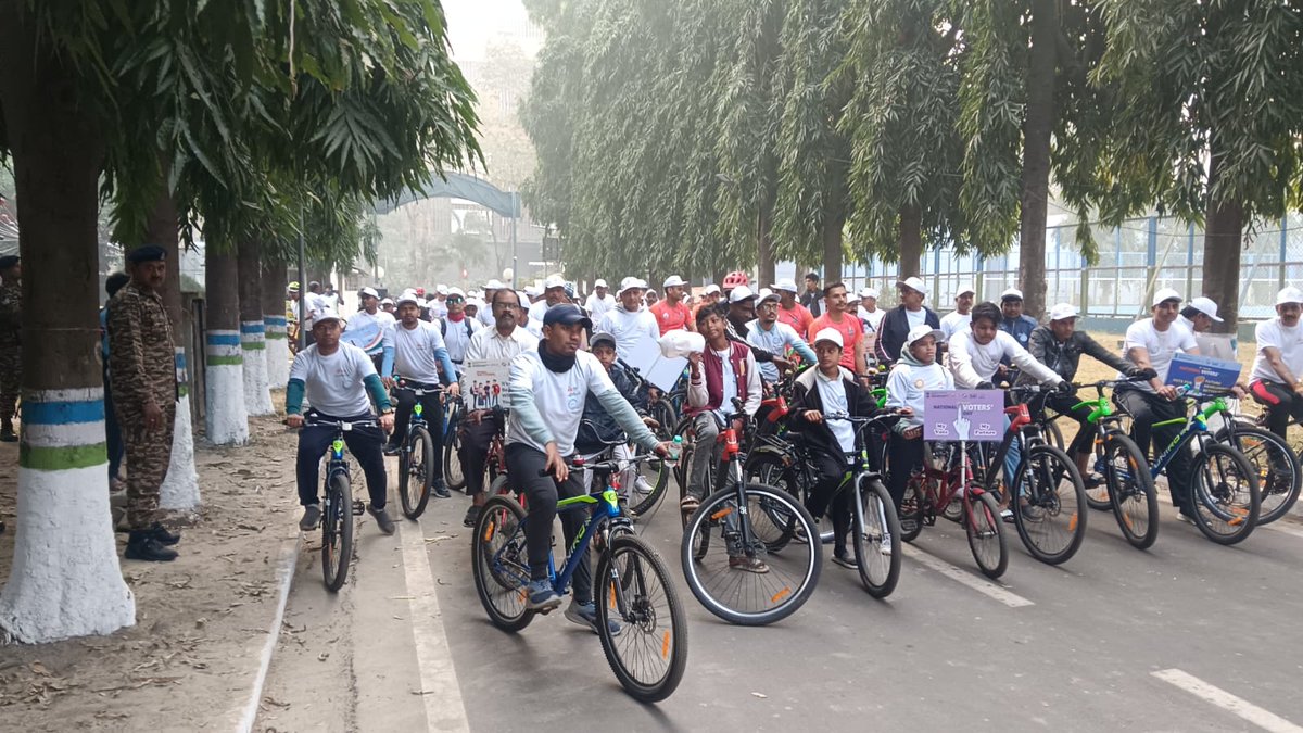 On the occasion of the National Voters’ Day 2026, a pledge-taking ceremony was organised by Sports Authority Of India(Kolkata), a/w Cycle Rally to celebrate the spirit of democracy.Shri Sanjay Yadav, IG West Bengal Sector CRPF, a/w other senior officers participated in the event.