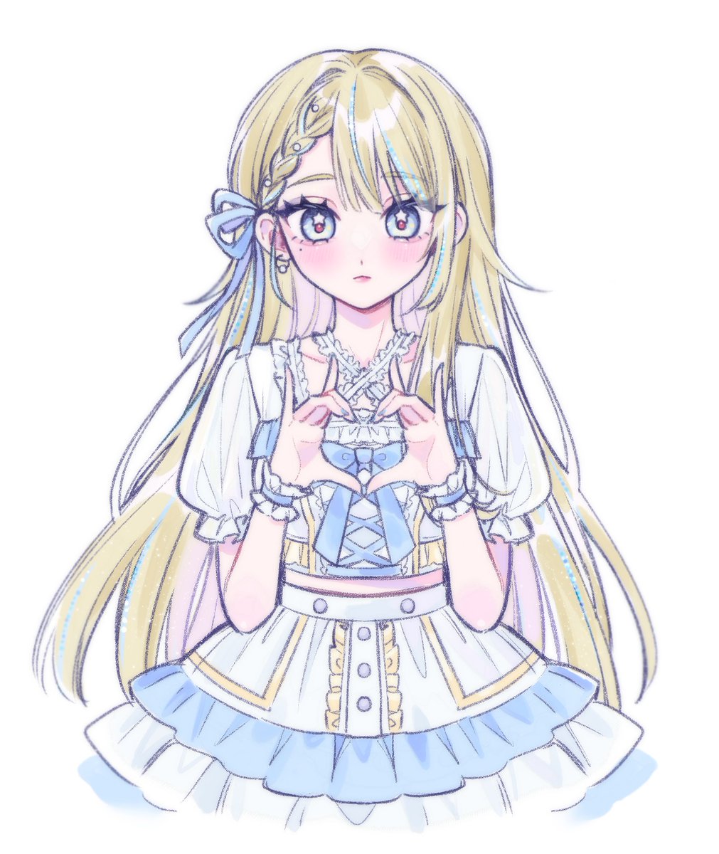 เติมไฮไลต์ผม.. น่ารักอ่า TT TT สีประจำตัวสีฟ้า อิมเมจเจ้าหญิงเงียบๆ เรียบร้อย แต่จริงๆหนูแค่ง่วงและเป็นอินโทรเวิท (5555)