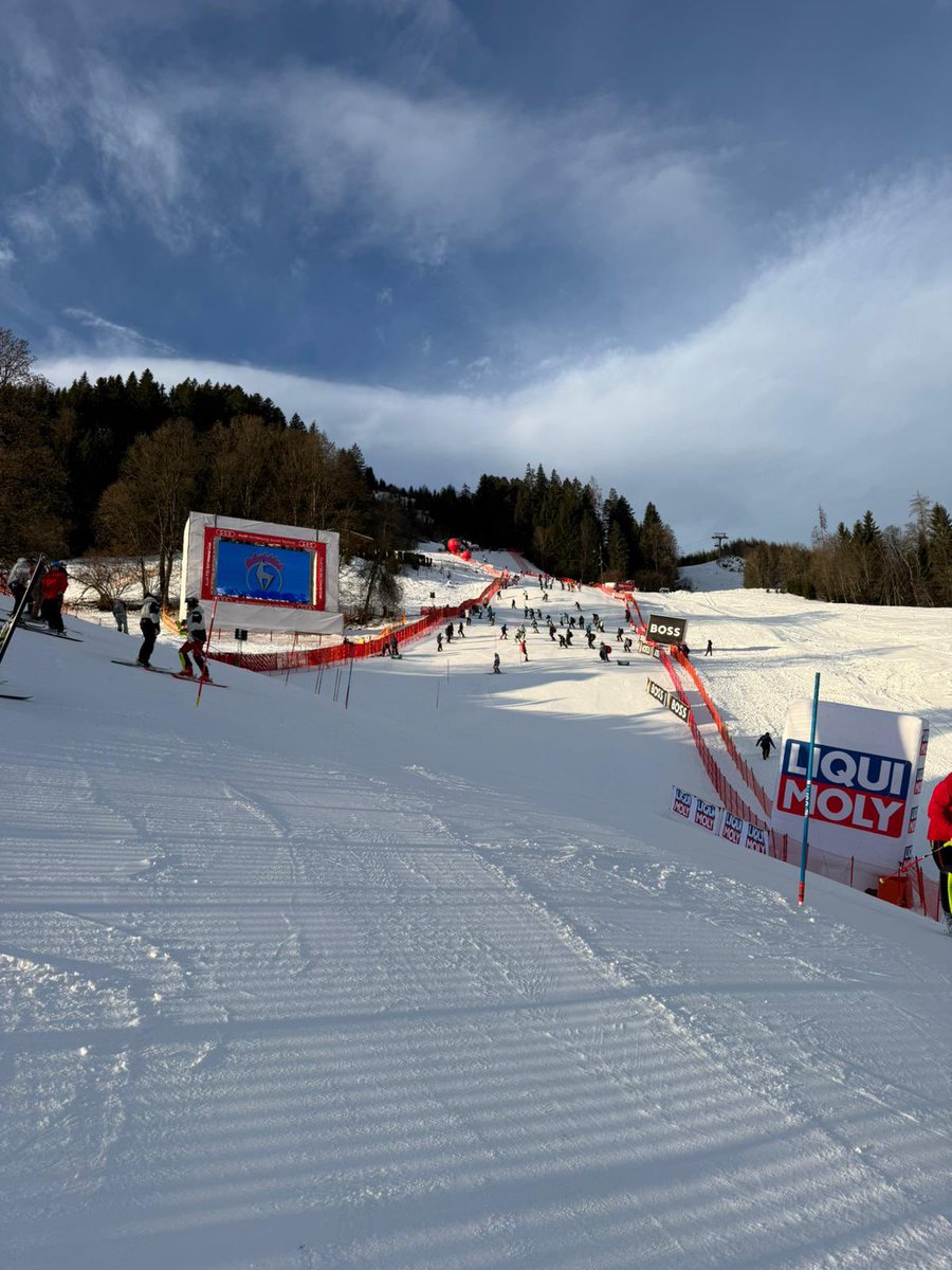 fisalpine's tweet image. Kitzbuehel Men’s Slalom 💥🇦🇹

Run 1 at 10:30 CET
Run 2 at 13:30 CET

#FISAlpine #WorldCupKitzbuehel