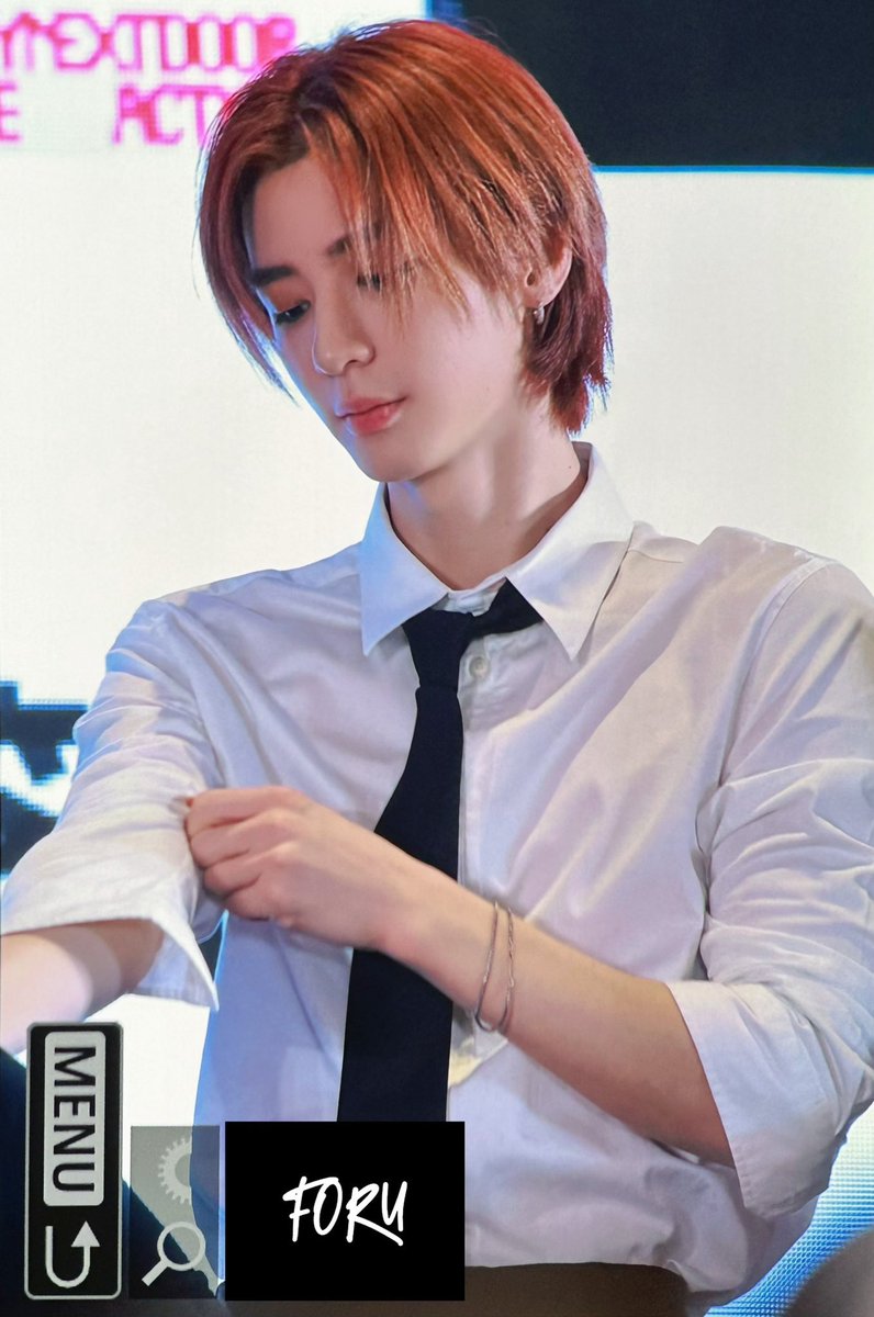 21centric's tweet image. Masha Allah, ketemu mas Leehan dzuhur tadi di mushola kantor,, cowok ganteng tepat waktu banget adzan langsung menyingsingkan kemeja dan ambil air wudhu. 😇🙏🏻