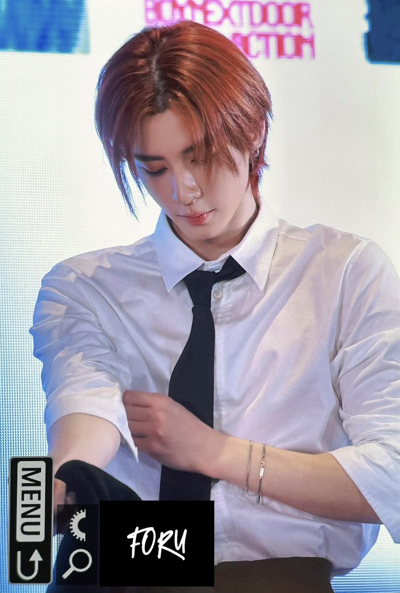 21centric's tweet image. Masha Allah, ketemu mas Leehan dzuhur tadi di mushola kantor,, cowok ganteng tepat waktu banget adzan langsung menyingsingkan kemeja dan ambil air wudhu. 😇🙏🏻