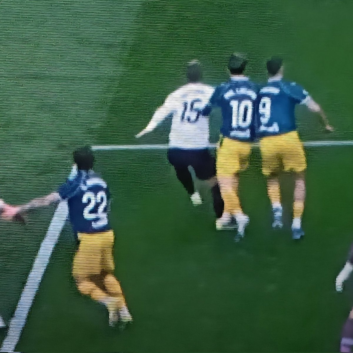 El <a href="/RCDEspanyol/">RCD Espanyol de Barcelona</a> salió ayer muy beneficiado del arbitraje de Hernández Hernández.
De los dos pisotones en su área, sólo les pitó uno.