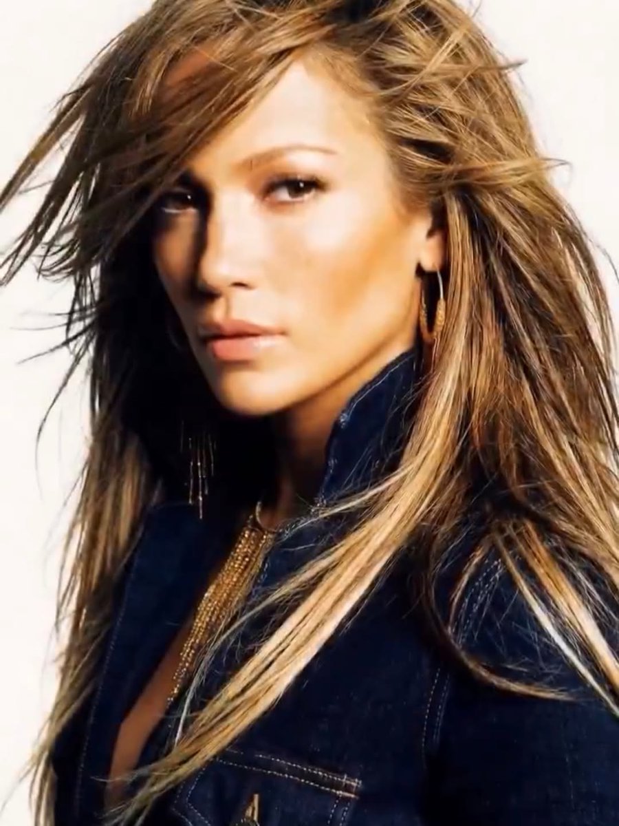 JLo Gallery tweet media