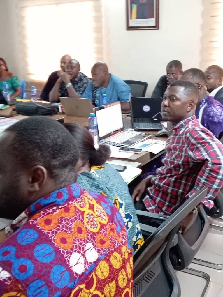 MUHRF_TG's tweet photo. Digitalisation des services publics : le ministère de l'aménagement du territoire et de l'urbanisme forme ses agents à la gestion numérique des blocs en terre comprimée et stabilisée (BTCS).
➡️ https://t.co/Lyv7uFS8CI
#Denyigban
#Togo🇹🇬
#ServicesPublicsTg
#MATUTg https://t.co/mILlHJL72Y