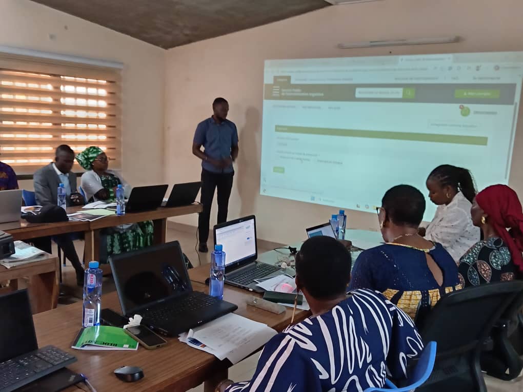 Digitalisation des services publics : le ministère de l'aménagement du territoire et de l'urbanisme forme ses agents à la gestion numérique des blocs en terre comprimée et stabilisée (BTCS).

➡️ urbanisme.gouv.tg/digitalisation…

#Denyigban
#Togo🇹🇬
#ServicesPublicsTg
#MATUTg