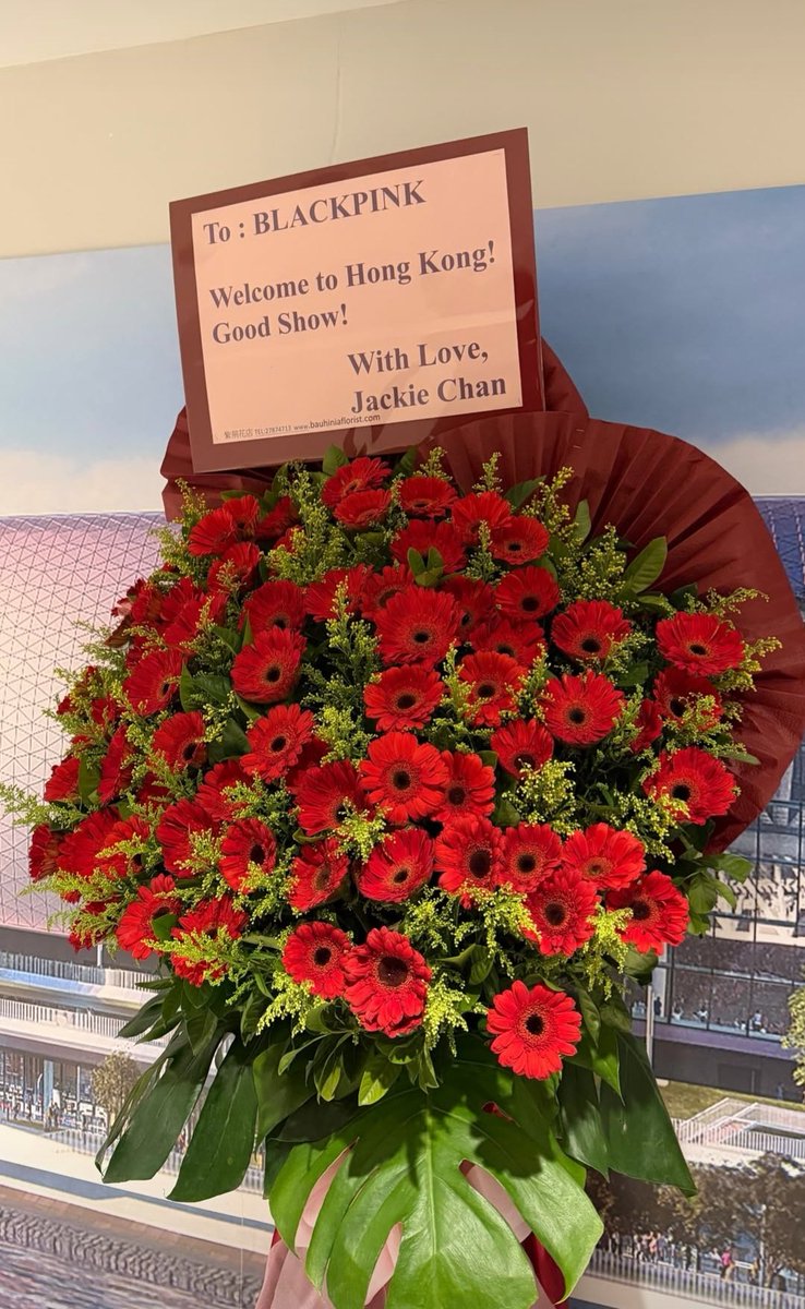 Jackie Chan sent #BLACKPINK a Flower bouquet for their HK concert.
