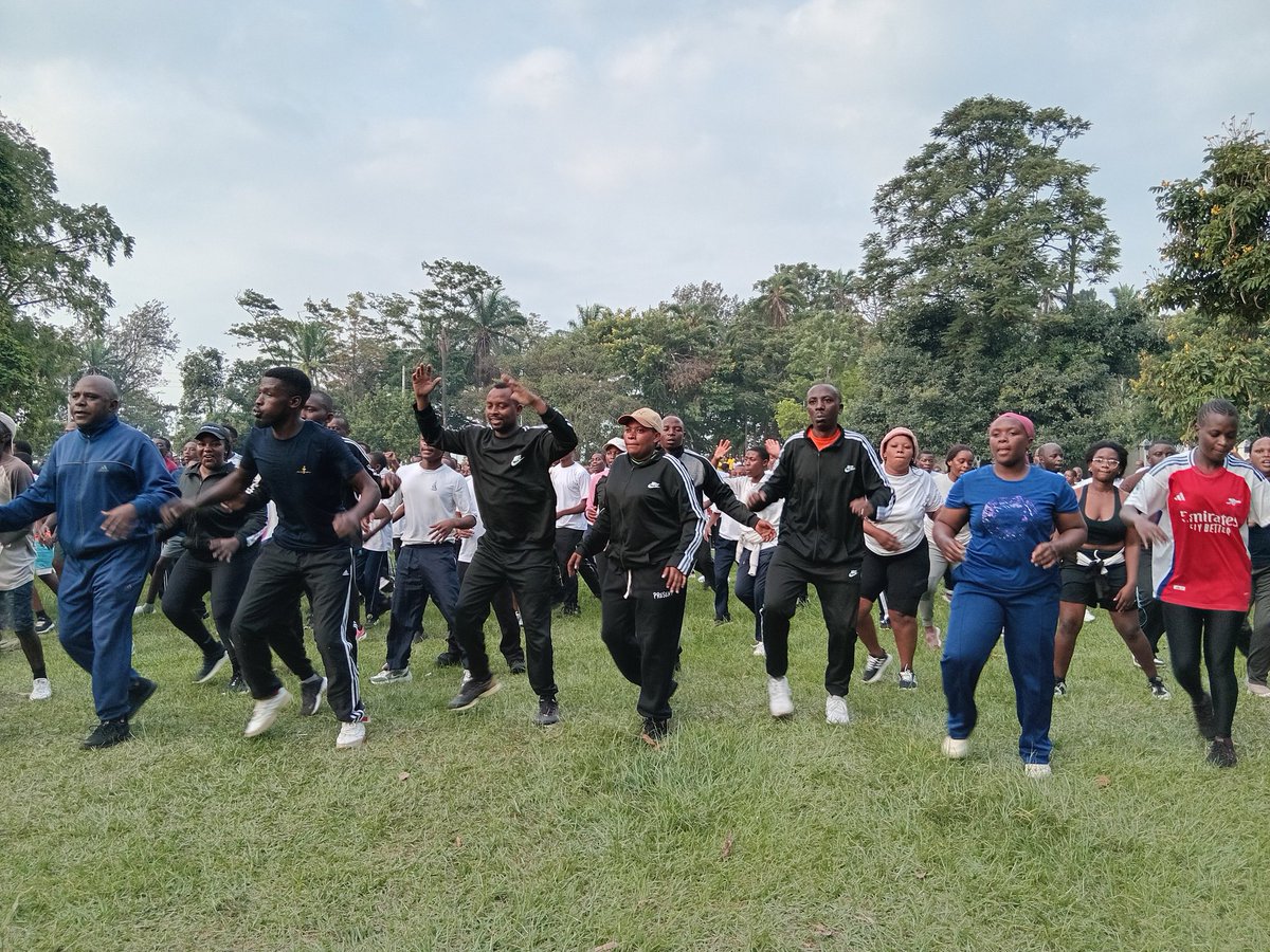 Muri iki gitondo, mu mirenge yose abaturage bazindukiye muri siporo rusange. Yitabiriwe n'abakuru, abato, urubyiruko n'abagize amatsinda ya siporo mu mirenge. Iyi siporo yitabiriwe kandi na Visi Perezida w’Inama Njyanama Mbarushimana Sefu n'Umuyobozi w'Akarere <a href="/promulindwa/">MULINDWA Prosper</a>.