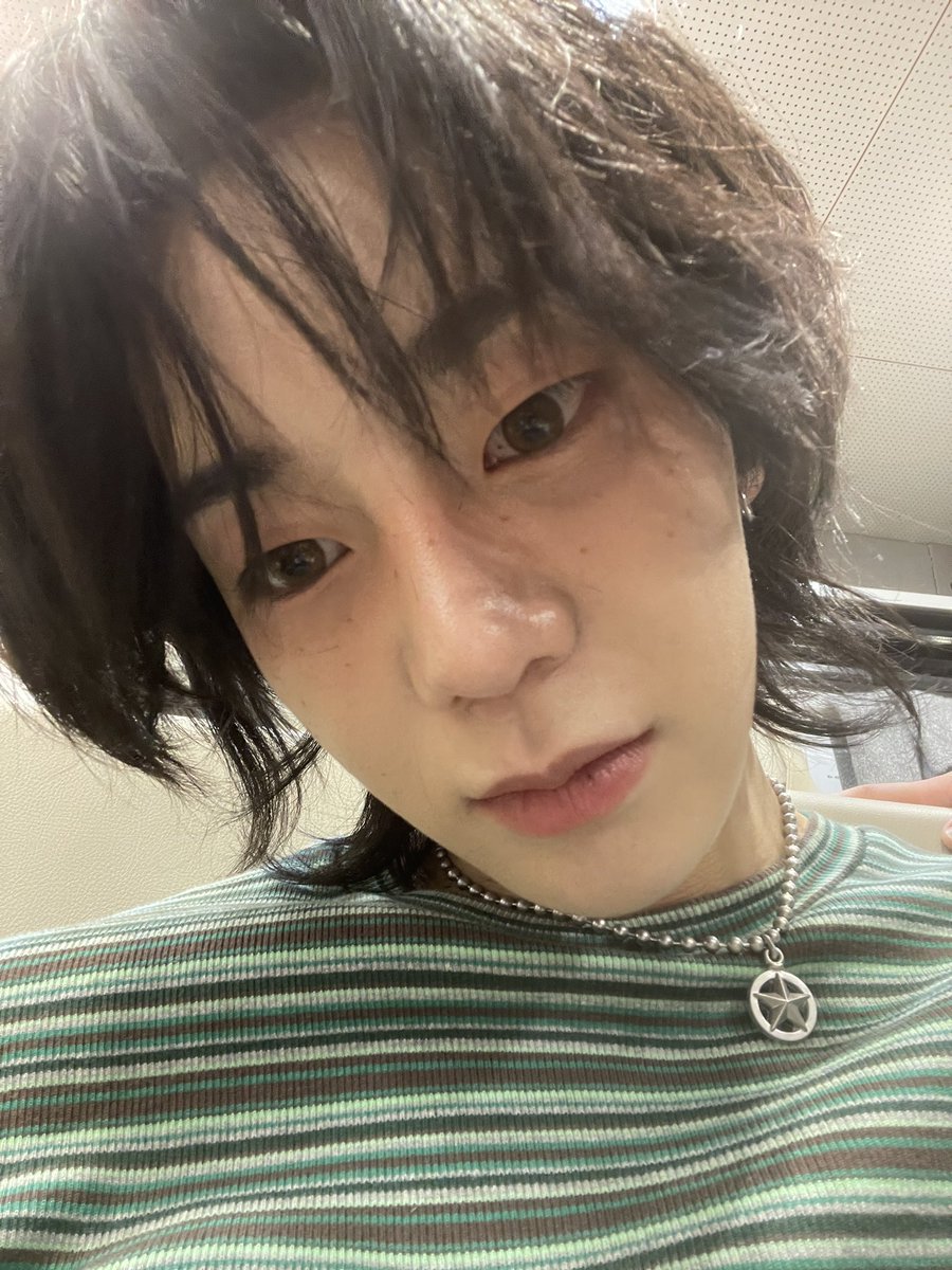 THX_junsooAO's tweet photo. まだ寝てんの？

の角度なんよ！！！！！！！
ぁあぁぁぁぁぁん？！！！！ https://t.co/3jjZ50kbji