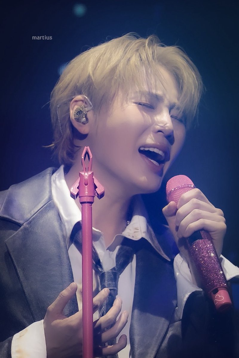 251231 Tell the World 팬미팅

남는다.. 

#하성운 #HASUNGWOON
#河成雲 #ハソンウン
#Tell_the_World 
<a href="/gooreumseng/">하성운</a>