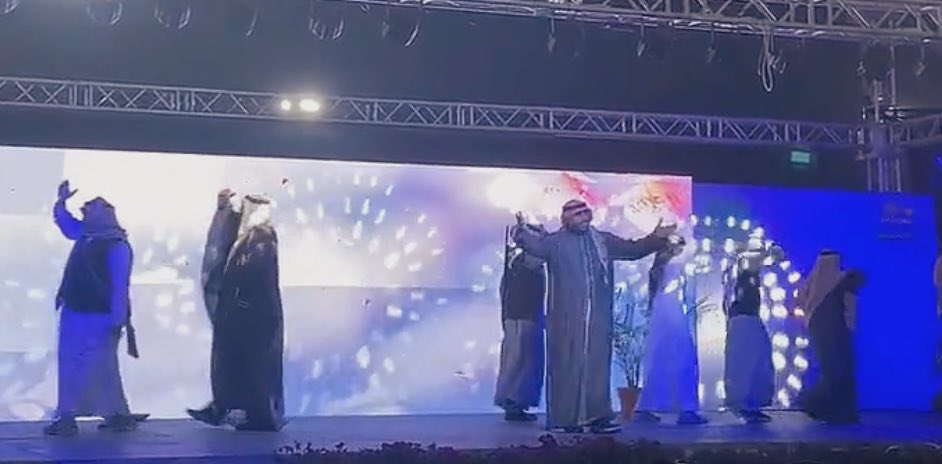 SModhi's tweet image. أشتاق لكرنفال الزهور…
لتلك اللحظة التي يلتقي فيها الفن بالجمهور،
وتتحول المشاركة إلى ذكرى لا تُنسى. 🌸

بعض اللقطات من مشاركتي التي أعتز بها

#صابر_المضحي