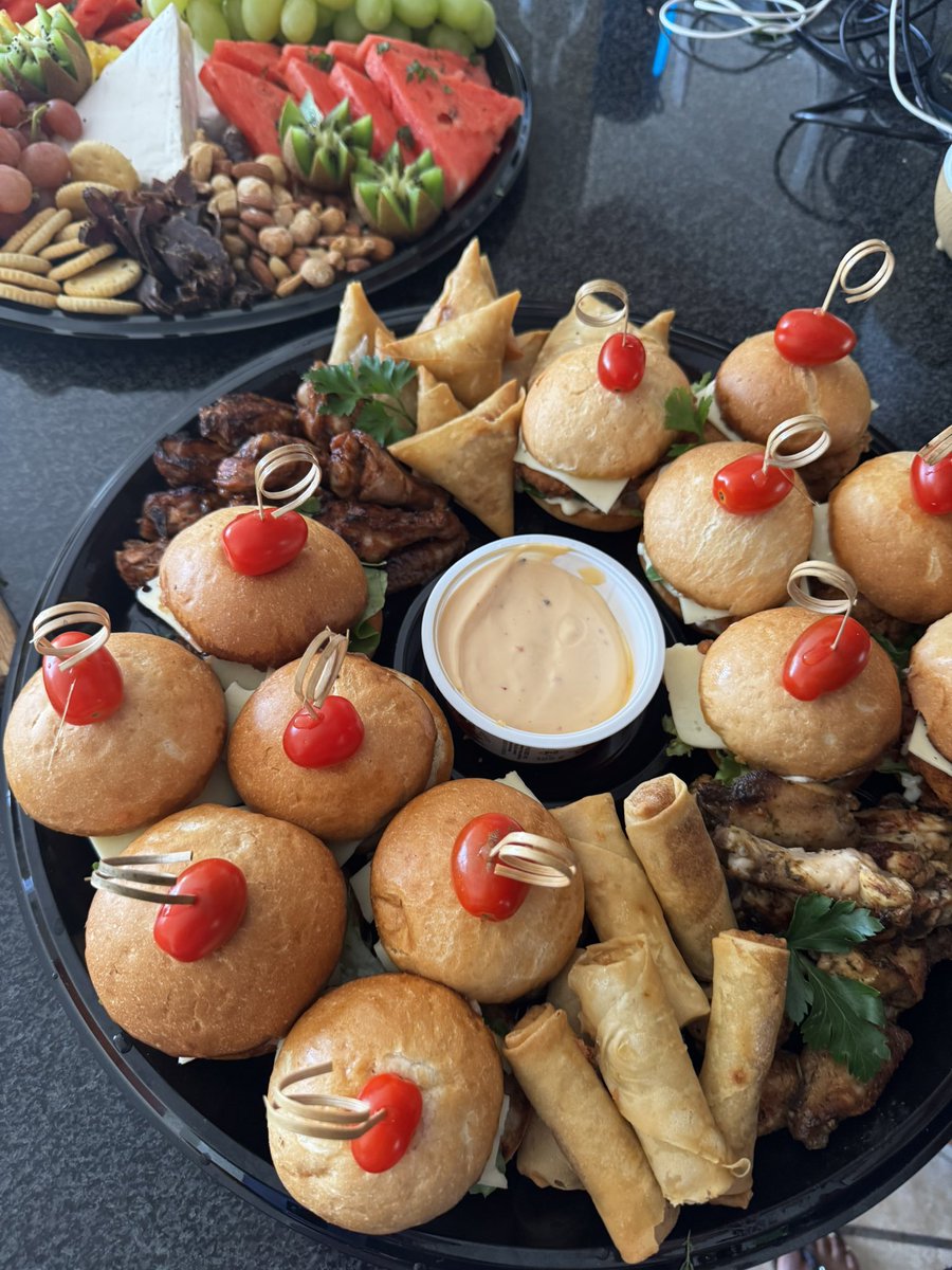 ThaloSnow's tweet photo. Are you looking for a reliable and world class catering company that can cater for your events, sit ins, small gatherings or even just small meals for yourself? Well look no more
Slush &amp;munch is here to cater after your needs offering you different cuisines

Contact: 0633270233 https://t.co/d44AG1t7fx