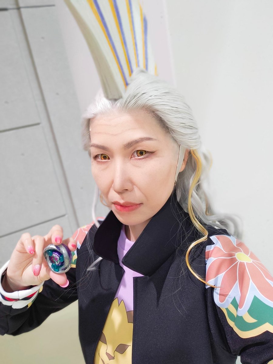 【cosplay】
事後報告。今日はクインおばあちゃんで薄い本を買いに行ってました。