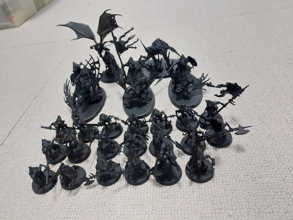 roid_coolfat's tweet image. フレッシュイーターコートのBOXの中身、サフまでやって諦めたんですが、横浜辺り手渡し可能な方で欲しい方いませんか？
オマケで他のグール軍団、数年前のグールダイス(12ヶ)が付属します。

20000円でよろしくお願いしますm(_ _)m

※東京方面はたま行きます。