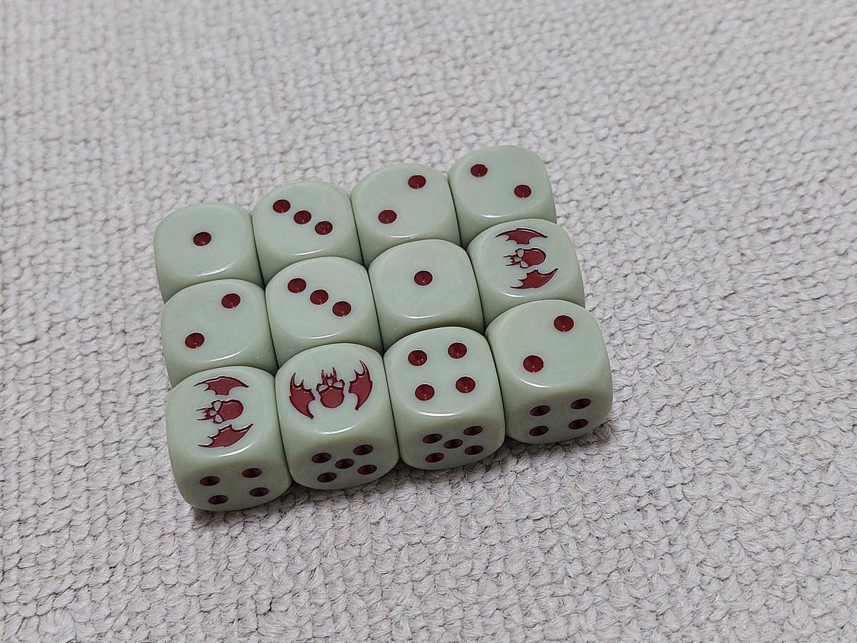 roid_coolfat's tweet image. フレッシュイーターコートのBOXの中身、サフまでやって諦めたんですが、横浜辺り手渡し可能な方で欲しい方いませんか？
オマケで他のグール軍団、数年前のグールダイス(12ヶ)が付属します。

20000円でよろしくお願いしますm(_ _)m

※東京方面はたま行きます。