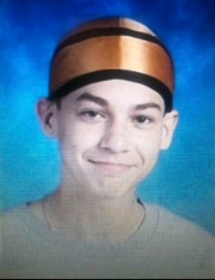 locomobi tweet media