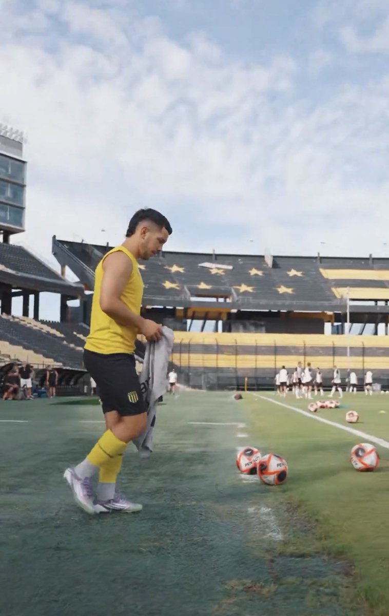 Cuando todos te insulten, cuando nadie confíe en ti, cuando menos lo merezcas, cuando digan que no te precisamos mas, cuando todo venga en contra y solo quede una persona que te quiera, ahí te querré el doble.