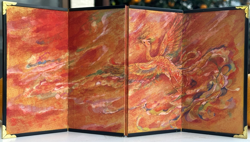 小さな屏風に輝く鳳凰を描きました。赫、15×30㎝ 四曲一隻屛風