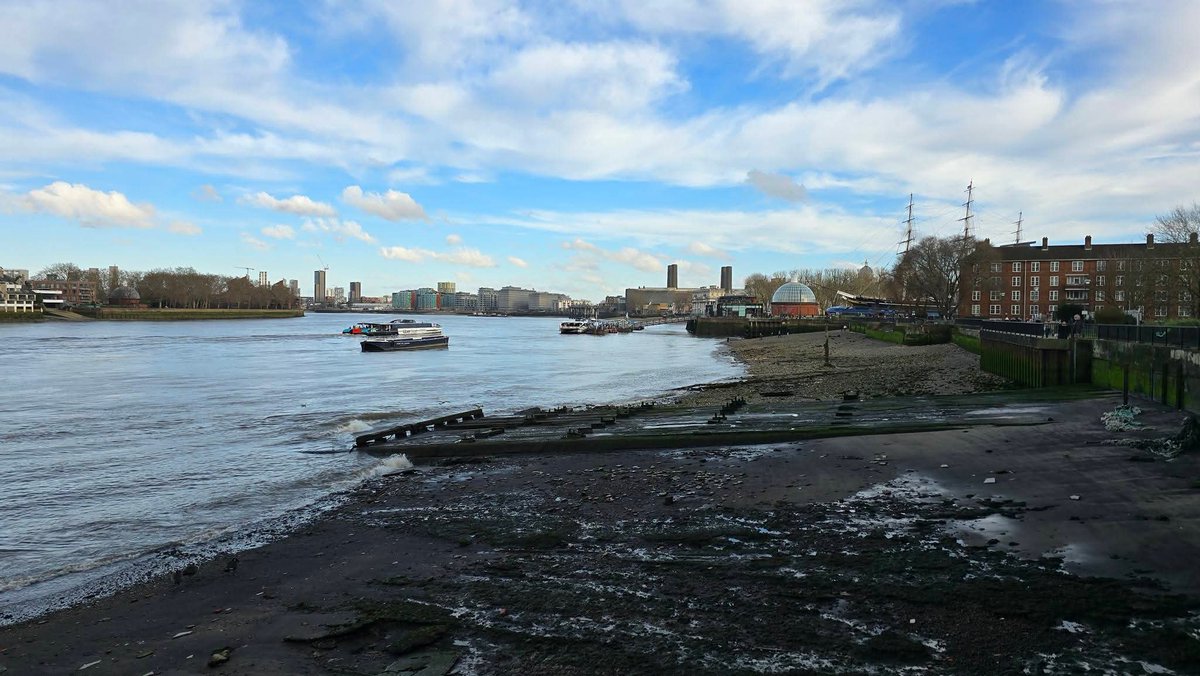 We’ve kicked off our Thames Path journey! Blue skies over east London, iconic views all around (yes, Canary Wharf from many angles 😂), and we can’t wait to pick it back up in February for more London highlights.

#walks #thamespath #rambling #walking #eastlondon #ramblersuk