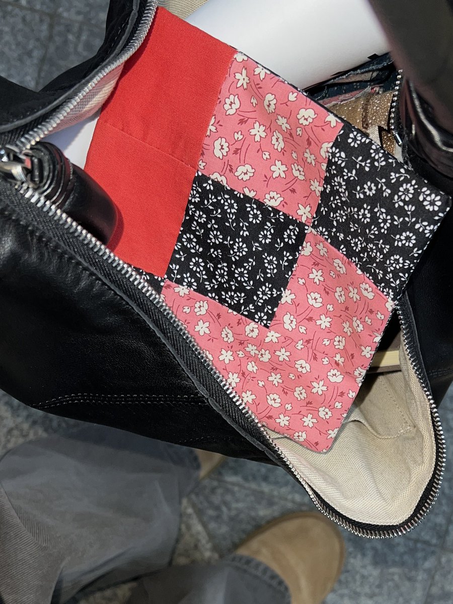 새해 뉴 취미🪡늦게 가는 바람에 급하게 원단 고르고 순서도 잘못 꿰맸지만 뿌듯.