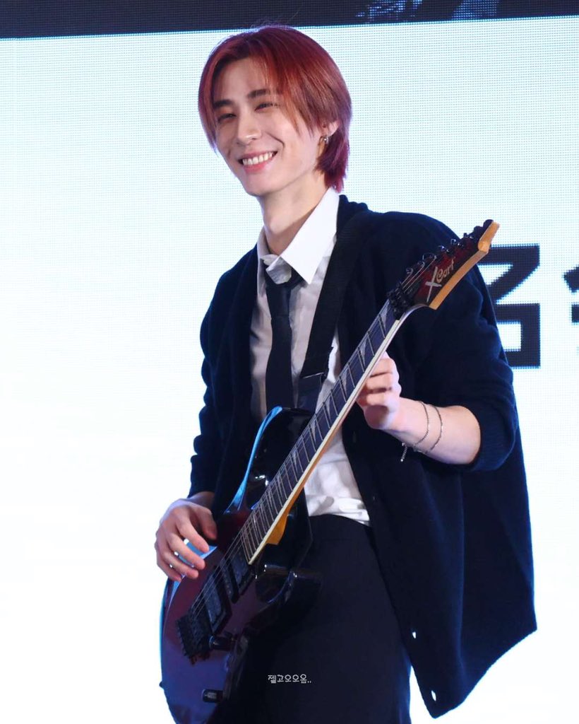 angel 🍒 tweet media