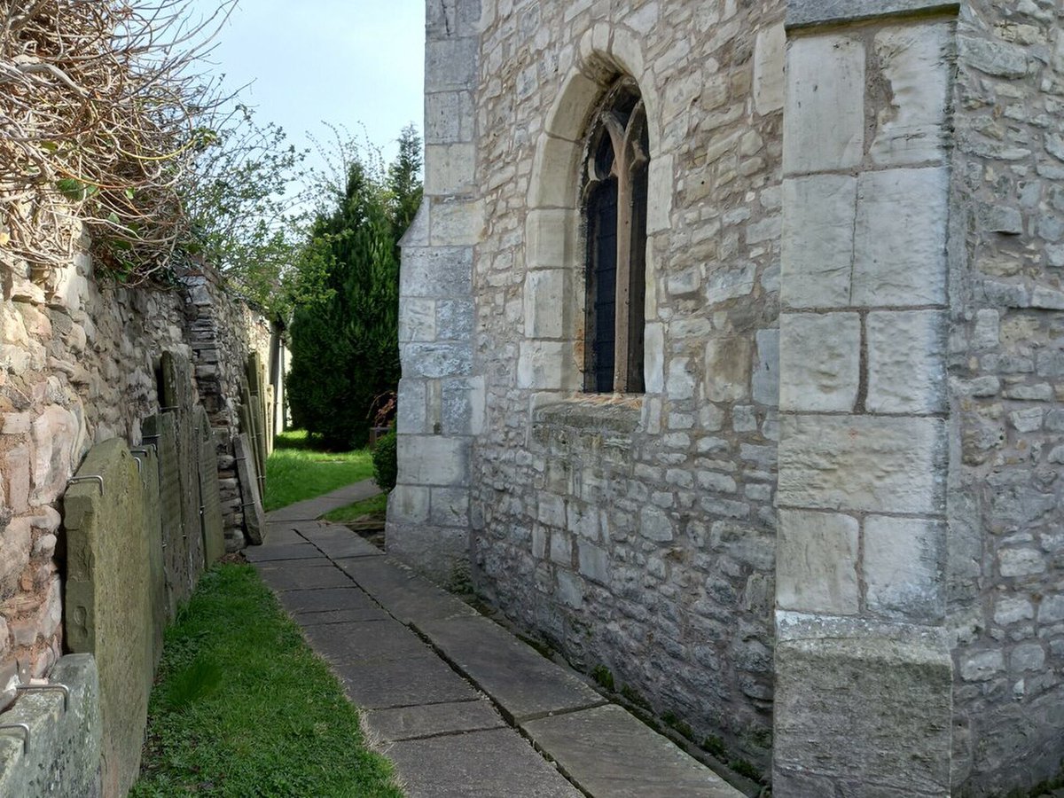 NorthAges's tweet image. Monk Fryston, North Yorkshire. Fristun c.1030, Munechesfryston 1166. ‘Farmstead of the Frisians’. Old English Frīsa + tūn. Affix from Old English munuc ‘monk’ referring to possession by Selby Abbey in the 11thC. Source: Oxford Dictionary of British #PlaceNames. 📸Mel Towler