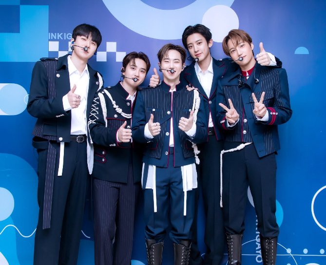 M Countdown🤍              Music Bank🩶

Music Core🤎                    Inkigayo🖤