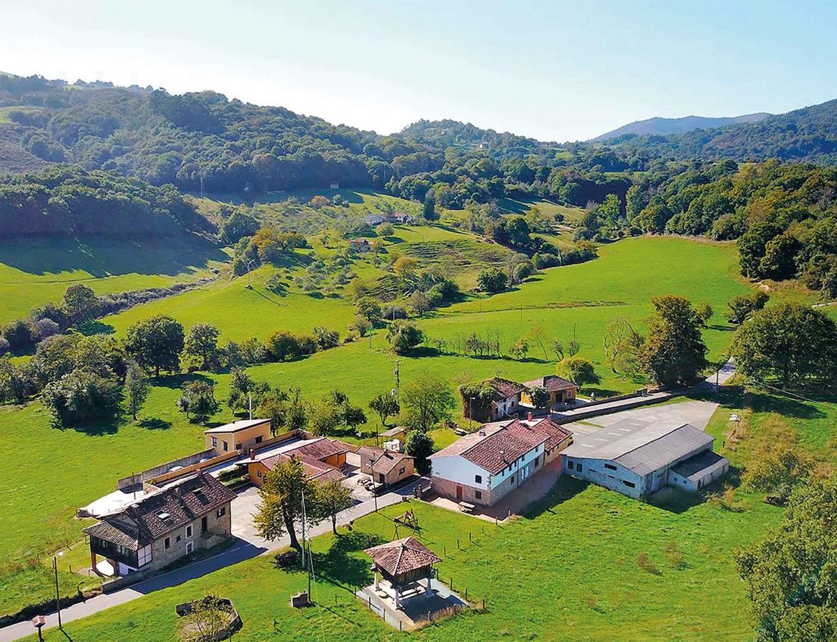 Eyaaaad's tweet image. ما أدري إذا تذكرون تطبيق iBeer اللي انتشر مابين 2008 و 2012 بشكل كبير...

فكرته بسيطة، تقوم على ظهور البيرة على جوالك وتتظاهر بأنك تشرب منه فقط، كان سعر التطبيق 2.99$ وعدد التحميلات وصل إلى أكثر من 90 مليون.

مؤسس التطبيق أمريكي اسمه (ستيف شيراتون) وكان له هدف واحد وهو جمع مبلغ…