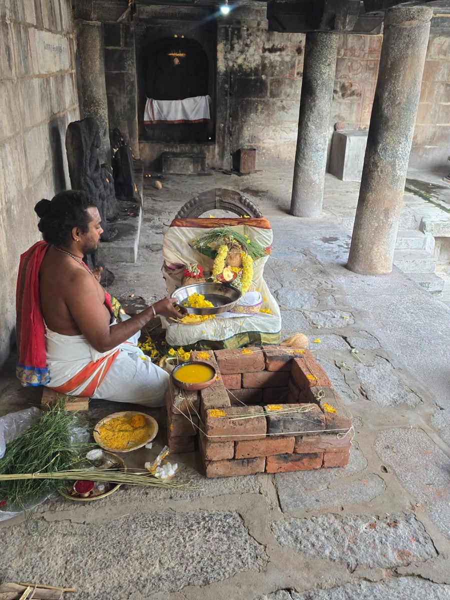 jkvoffl's tweet photo. #சிவசிவா #மாசபூஜாவைபவம் #பூம்பாவை #மார்கழி #சைவநீதி #skmv #Tiruvannamalai #shivalayam #shivam #sivam #tvm #masapooja #arunachalam https://t.co/nFMrkyWdCL