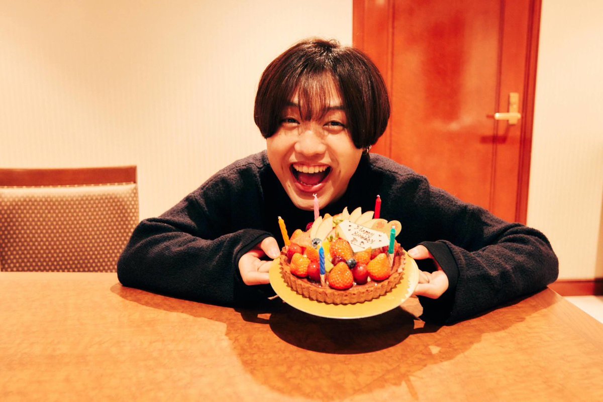 akitsugu0's tweet image. 明日だけど一足早く誕生日を祝ってもらいました
とても嬉しかったです！
