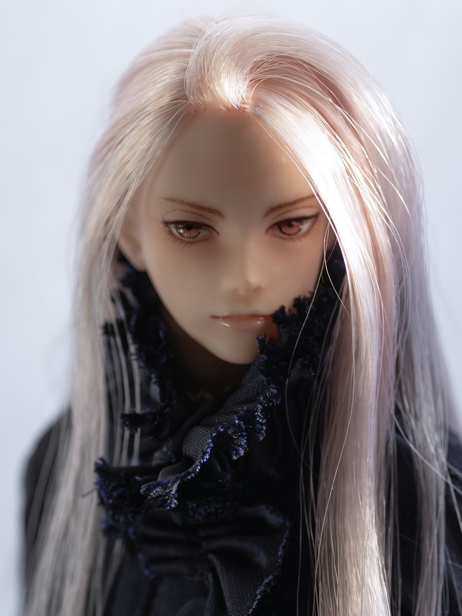 eureka_doll's tweet image. 髪を染めたり、買い足した絵の具やおろした筆を慣らしたりしながら
これと別途並行して、お友達からお預かりしているモデルさんのフェイス＆ヘッドも順次進行しています。
慣れない素体は難しくてやり直したり、お時間いただいていてすみませぬ（業務連絡）

#六分の一男子図鑑