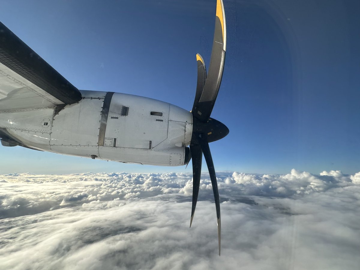 TodaysFlight's tweet image. Time to slowly work my way back to Europe. 
The short flight from #NPL to #AKL comes with a window seat and a free snack. Probably the last daylight flight till I arrive back home in 63 hours. Yes, 63 hours. By choice. 
#avgeek #NZ5050 #AirNewZealand #aviation