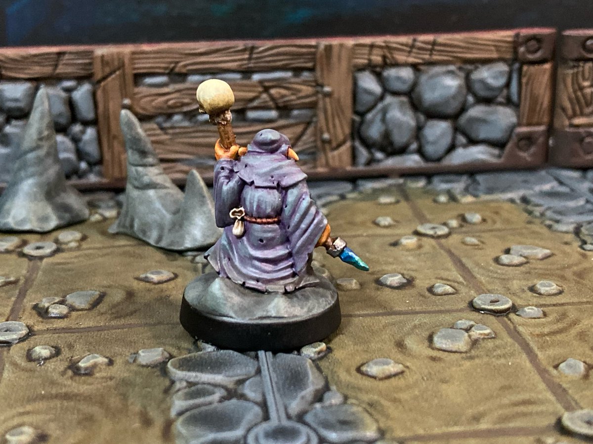 kisimitu1230's tweet image. デザインが大好きなのでおかわりで購入した、ハーミットインのコボルドの長老＆近衛を再び塗りました。
旧シタデルのバリエーションに思いを馳せつつ、ちょっとした装備の変更と色変えで仕上げてみました。
近衛は次の週末までお預けですね😞
#dnd #dndj #ミニチュアペイント #メタルペイント