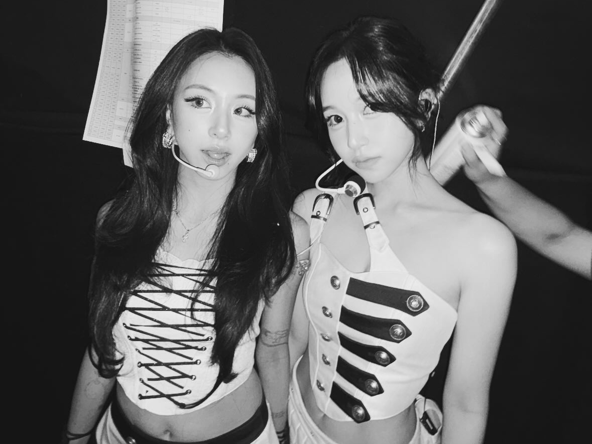 godmitzu's tweet image. MICHAENG OH MY GOD??