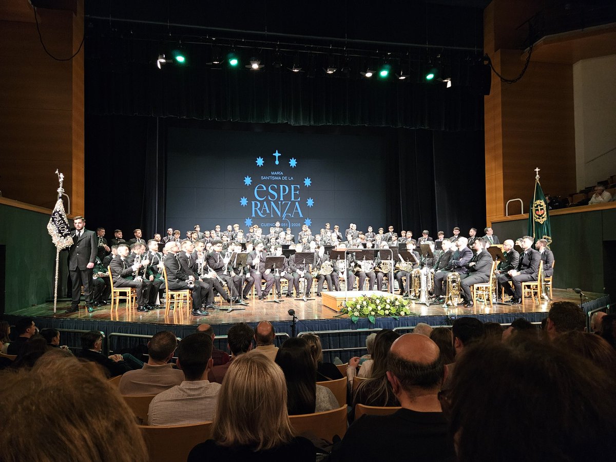 SPESNOSTRA1's tweet photo. ¡Buenos días Hermanos!

Nos despertamos hoy con la emoción todavía a flor de piel por el maravilloso concierto que @pasiondelinares nos brindó en la noche de ayer. Un auditorio a rebosar disfrutó de una hora y media de marchas excepcionales con dos "guiños" especiales... https://t.co/Kf4GjOTcQD