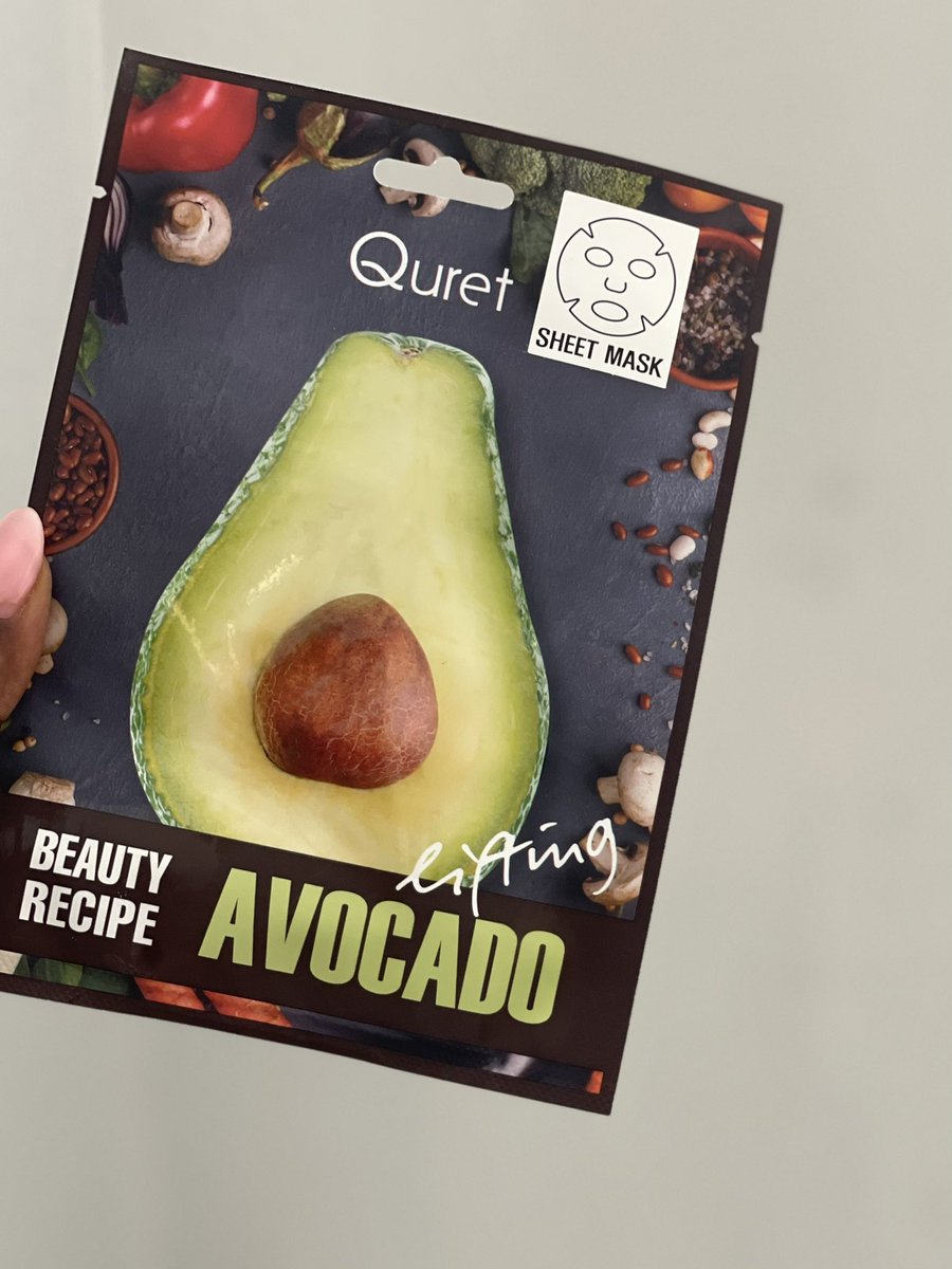 mstinan's tweet image. Self care Sunday 🧖🏽‍♀️ This Quret Beauty Recipe Mask contains avocado extract which gives rich moisture to dry skin and hyaluronic acid which helps promote the skins vitality and so much more. Suitable for all skin types. 

#facemask #quret #avocadolifting