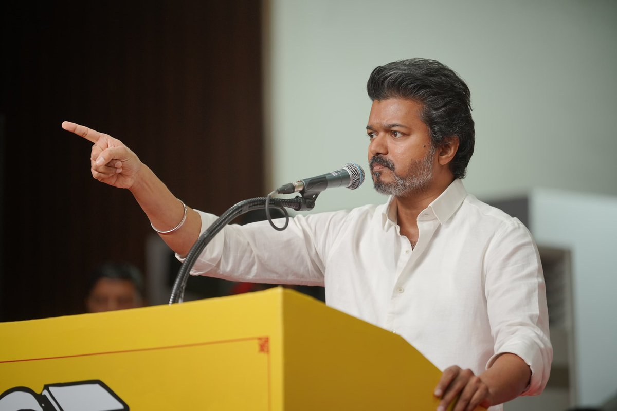 VTLTeam's tweet photo. HD pics from செயல்வீரர்கள் கூட்டம் 

Set 4 https://t.co/xpcxMDikaz