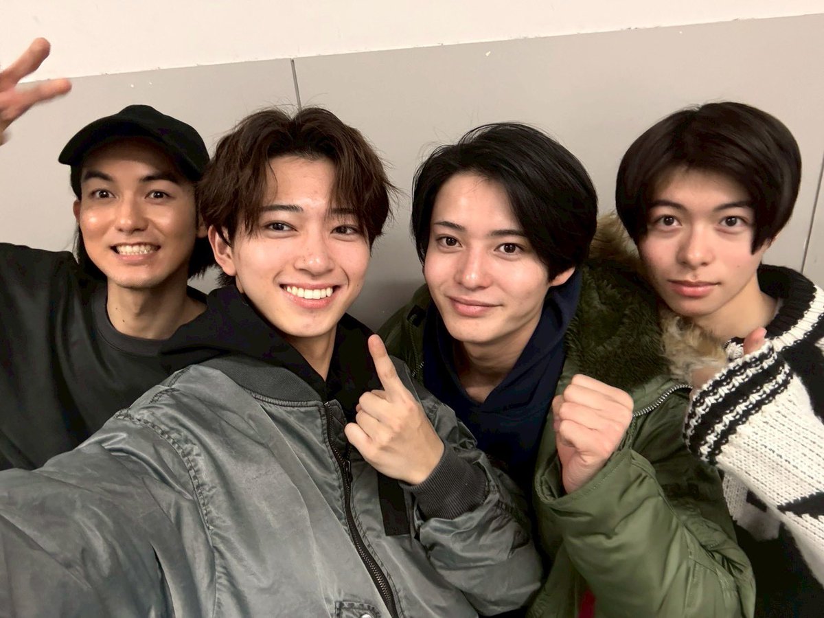 fuyuno_mio's tweet image. Gロッソ第3弾千秋楽ありがとうございました!!!約1ヶ月の間、皆さん応援ありがとうございました🐺

皆さんの応援が僕たちの力になりました😊
僕自身初めての舞台でしたが、楽しんで演じることが出来ました！ありがとう!!

そして、第4弾も俺の獲物だ!!!
#ゴジュウジャー