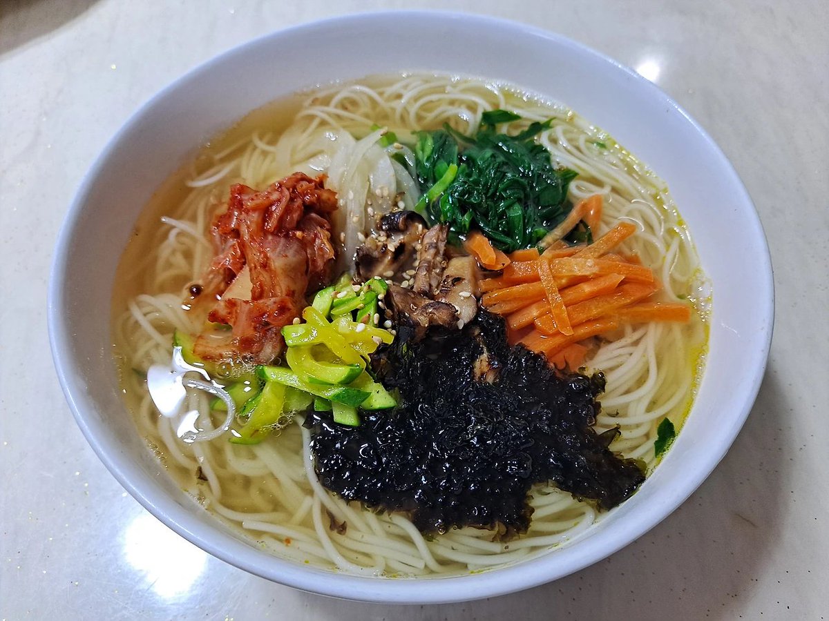 해골찬 지옥행 기념으로
오늘은 잔치국수가 적절할 듯

'똑같이 돌려줄게'