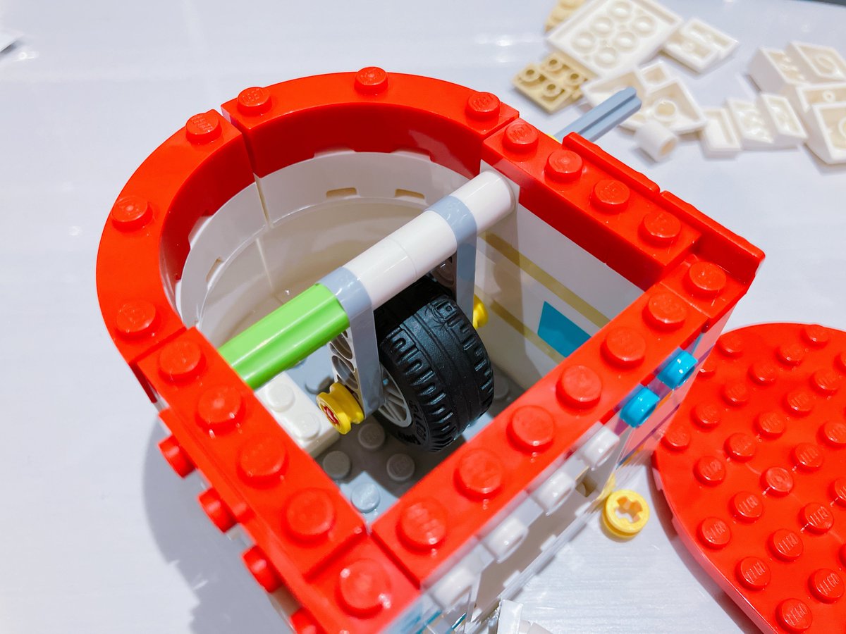 40813
招き猫
こちらも可愛い😻
手ふりふりする動きも素敵

#LEGO #レゴ　 #RRLEGOレビュー