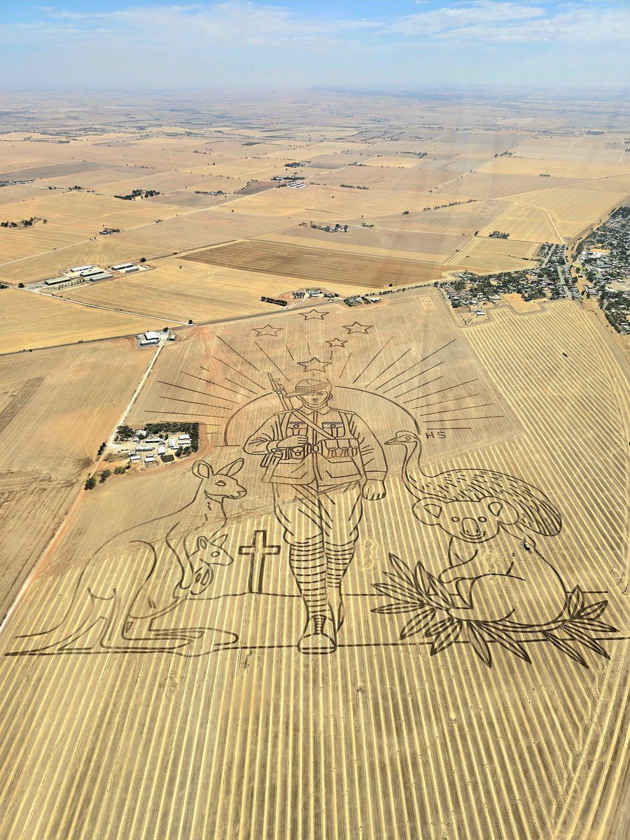 arbsmichael's tweet image. 🇦🇺 ❤️ 🚜

This is something special.

For the third year running, South Australian farmer @HarrisonSchust1 has ploughed a powerful Australia Day tribute into his family’s paddock, this time honouring the ANZACs.

Harry says they don’t normally begin seeding until after Anzac Day,…