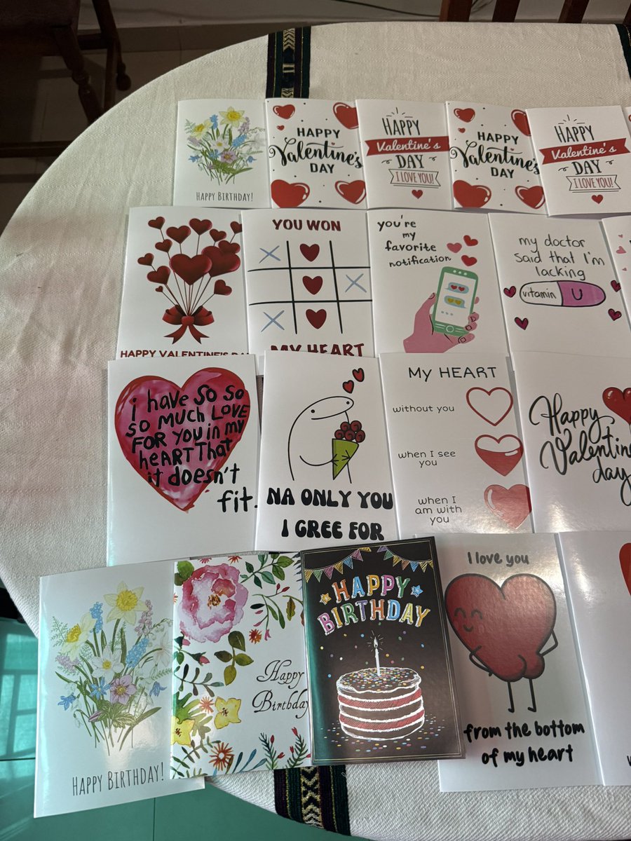 cadeauboxes's tweet photo. Count down to Valentines❤️
Wholesale deals for cards: 5 cedis/10 cedis 
Retail available too. I also make custom cards( picture cards, magazine style cards)

Please take a second of your time to repost when you see this🥹🙏🏽❤️ https://t.co/1YwC862ej9