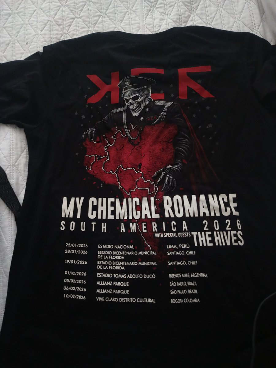 ladolcemarlena's tweet image. Creo que ayer me crucé la mejor camiseta del tour que podía existir