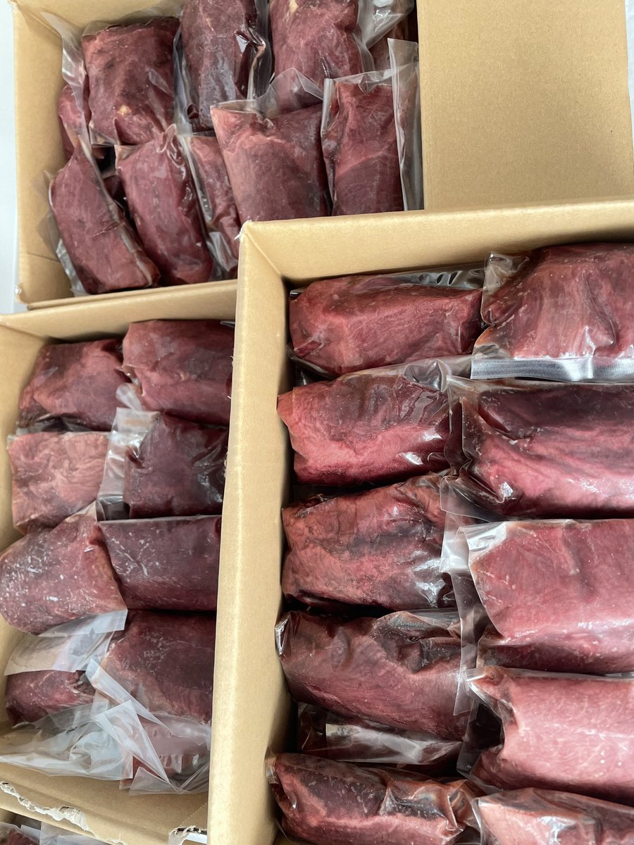 この量の馬刺し1回で食べ切れる人いるのかな。
生食ってそもそも一気にどれくらい食べられるんだろか？これ食べたら強くなりそう🐴